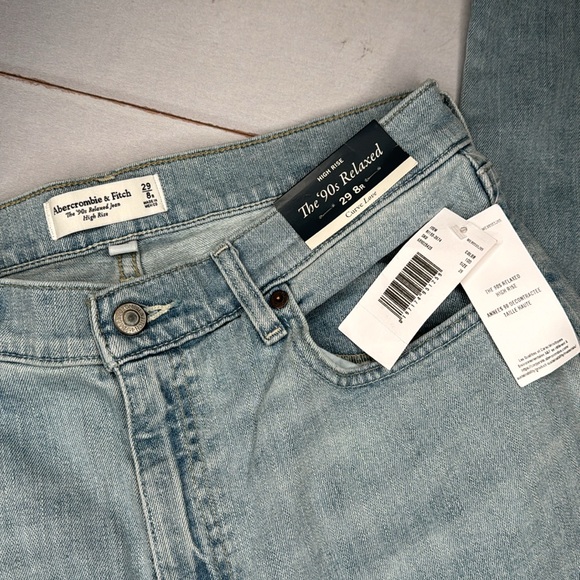 NWT - Abercrombie & Fitch - Curve Love High Rise 90s Relaxed Jean - Picture 3 of 7